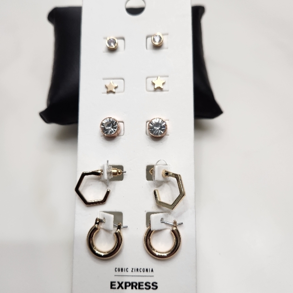 Express Gold Earring Set - Picture 2 of 4